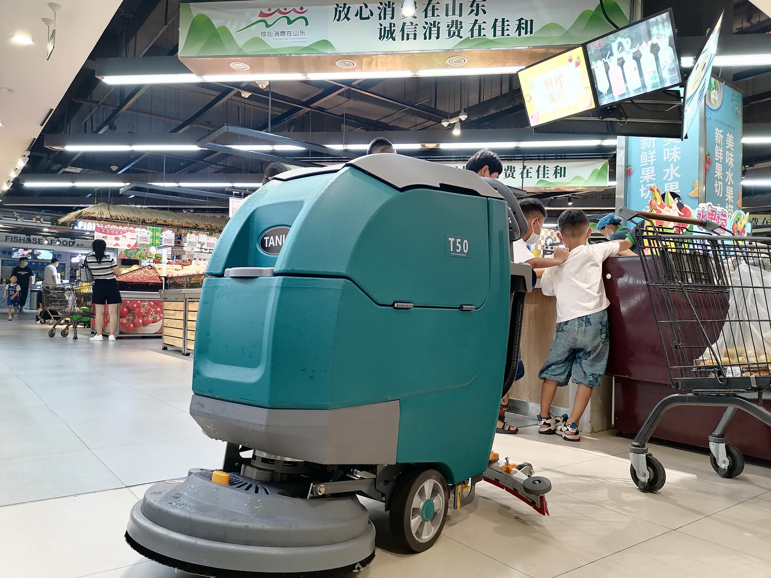 洗地機(jī)品質(zhì)是我們的承諾，您的滿意是我們的追求