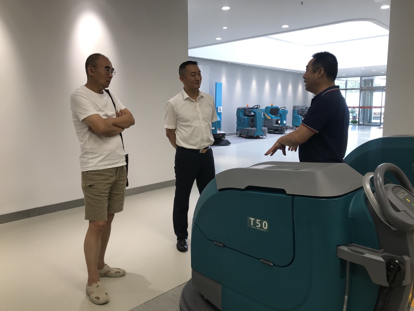 一款好的工廠洗地機(jī)，讓您的勞動力更高效