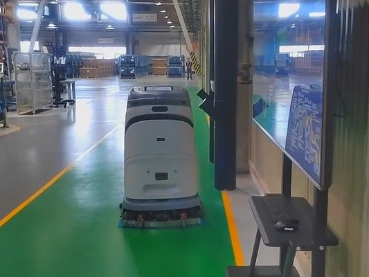 坦力工廠洗地機器人：80kg 重壓之下，讓環(huán)氧地坪 “逆生長”
